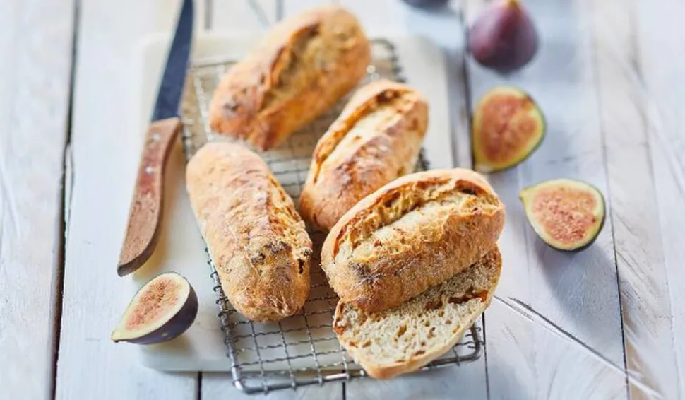 4 petits pains aux figues, précuits