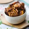 Bouchées de poulet tikka marinées, cuites