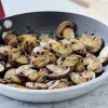 Champignons de Paris en persillade