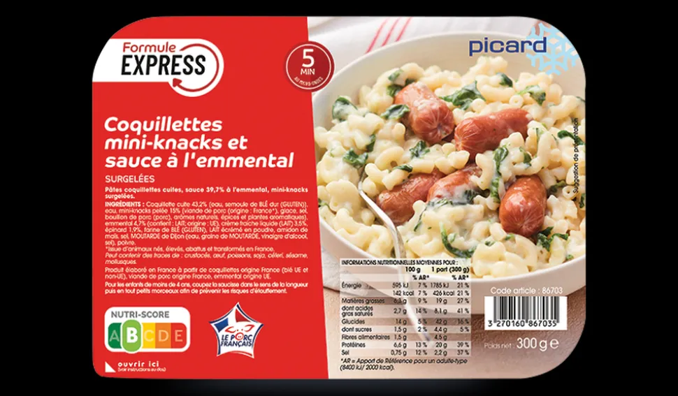 Coquillettes, mini-knacks et sauce à l'emmental