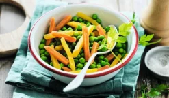 Garden peas et duo de carottes bio, France