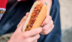Hot-dog façon Sonoran saucisse, légumes, sce salsa