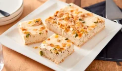 Nougat glacé, crème au nougat, biscuit aux amandes