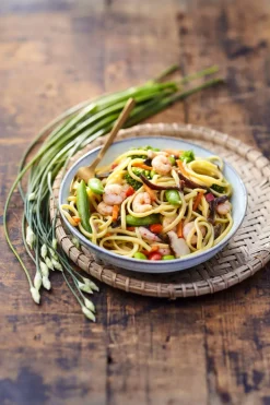 Nouilles aux crevettes et aux légumes