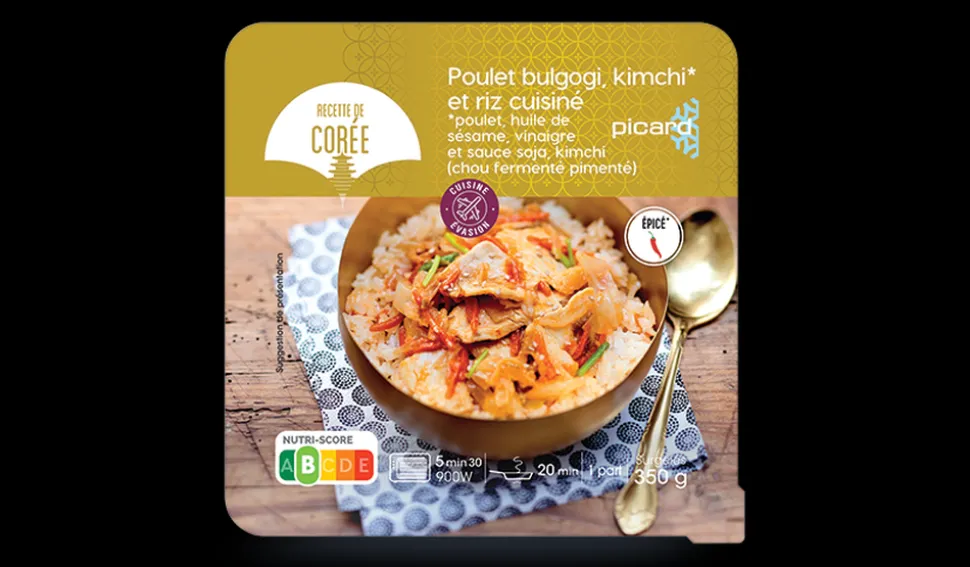 Poulet bulgogi, kimchi et riz cuisiné