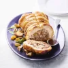 Rôti de pintade farci, farce aux cèpes et aux raisins