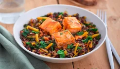 Saumon aux épices tandoori, riz noir