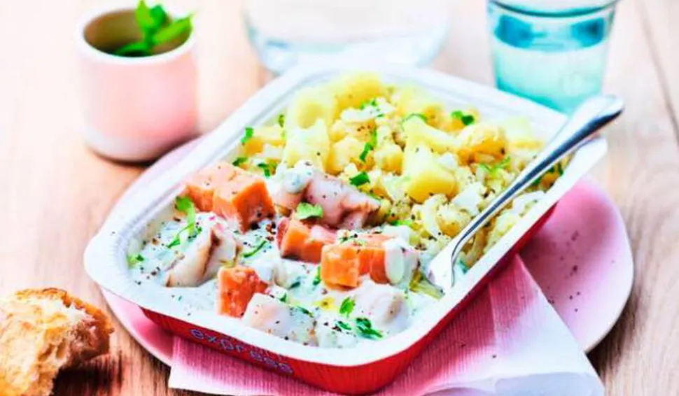 Saumon et colin d’Alaska à l’oseille, pommes de terre à l’étouffée